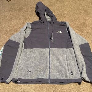Gray north face Denali jacket with hood